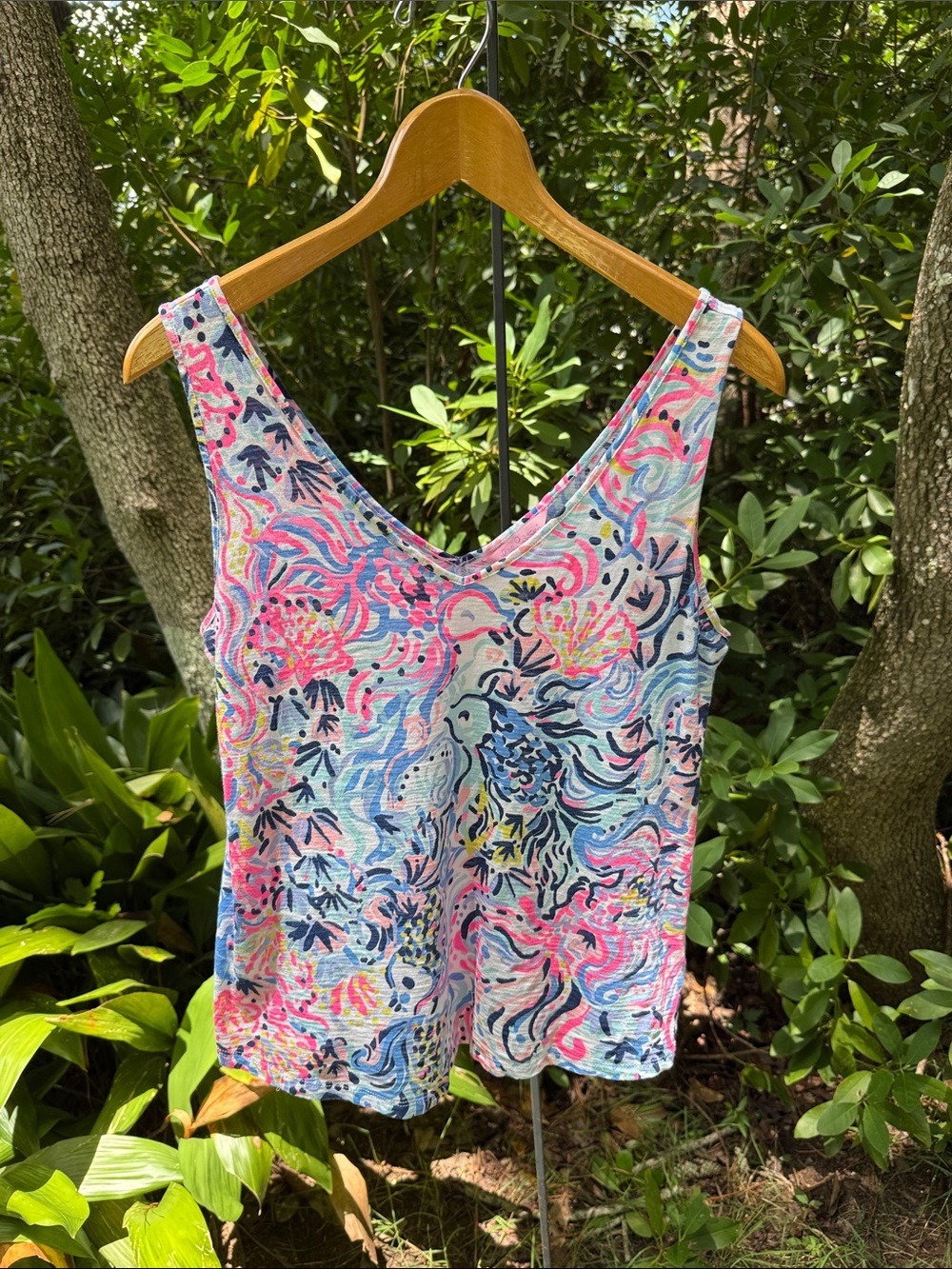 Lilly Pulitzer V-Neck Floral Swirl Tank — Pink, Blue & White